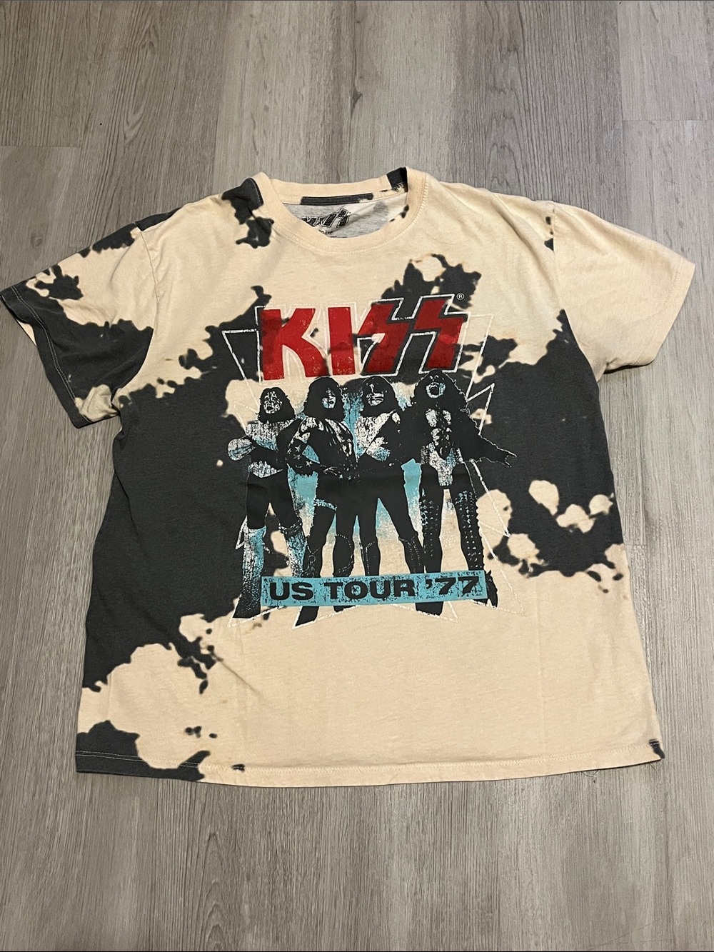 Kiss Short Sleeve Tie-Dye Tour Tee in Beige, Black & Red